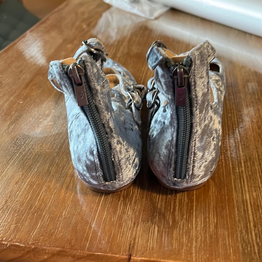 Very Volatile Los Angeles velvet shoes - Picture 4 of 8